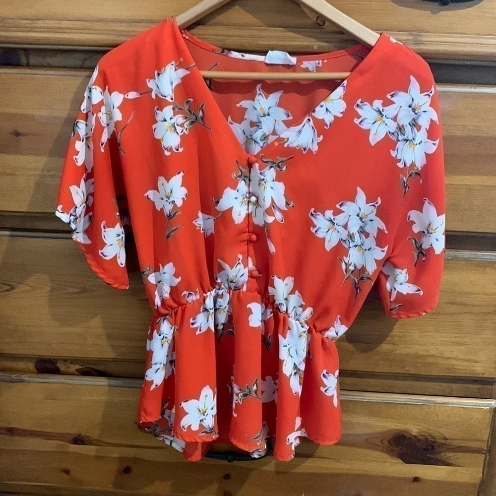 Flower theme tops for women - Picture 1 of 6